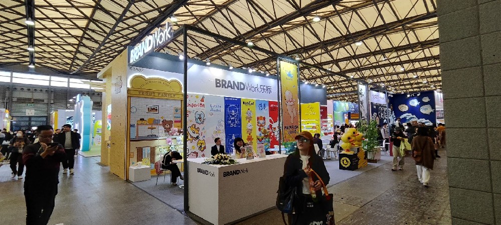 展厅墙面转角怎么处理？直角、圆角、凹槽，各有各的用法